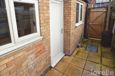 2 bedroom Terraced House for sale in Linden Terrace, Gainsborough, DN21