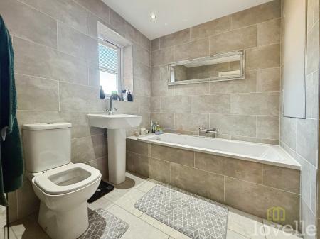 3 bedroom Detached house for sale in Main Street, West Stockwith, DN10