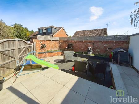 3 bedroom Detached house for sale in Main Street, West Stockwith, DN10