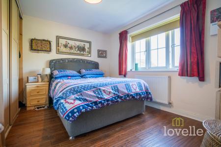 3 bedroom Detached bungalow for sale in Meldrum Drive, Gainsborough, DN21