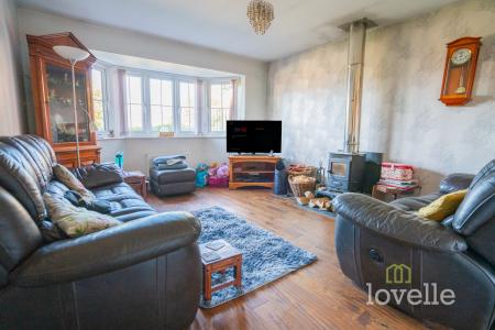 3 bedroom Detached bungalow for sale in Meldrum Drive, Gainsborough, DN21