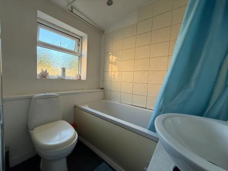 3 bedroom Semi-detached house for sale in North Marsh Road, Gainsborough, DN21