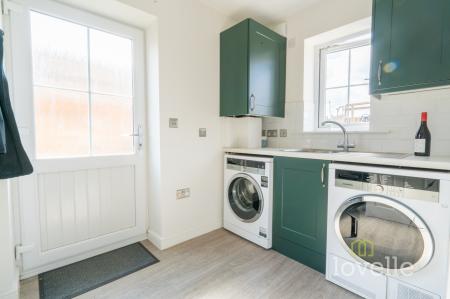 4 bedroom Detached house for sale in Owens View, Blyton, DN21