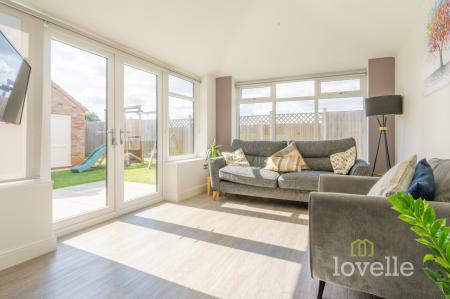 4 bedroom Detached house for sale in Owens View, Blyton, DN21