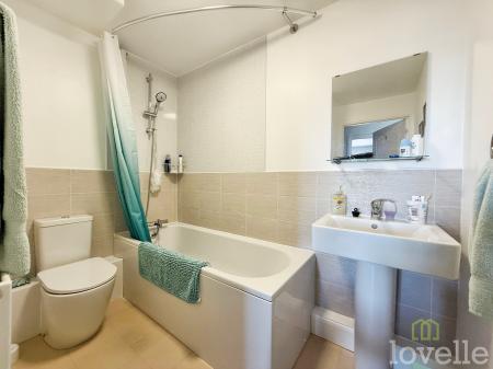 2 bedroom Flat for sale in Pinter Lane, Gainsborough, DN21