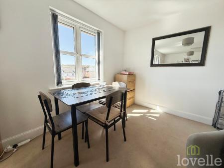 2 bedroom Flat for sale in Pinter Lane, Gainsborough, DN21