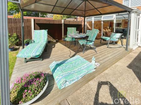 3 bedroom Semi-detached house for sale in Station Road, Misterton, DN10