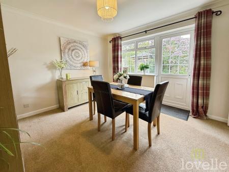 4 bedroom Detached house for sale in The Croft, Beckingham, DN10