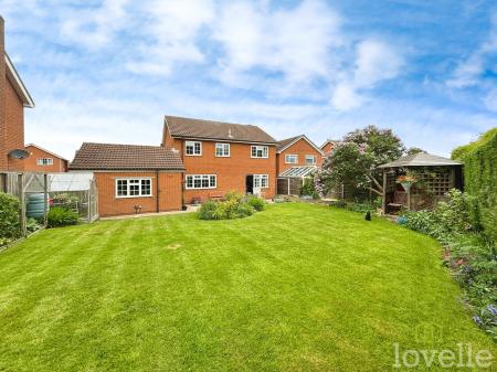 4 bedroom Detached house for sale in The Croft, Beckingham, DN10