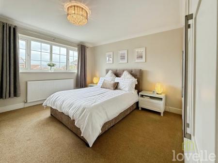 4 bedroom Detached house for sale in The Croft, Beckingham, DN10