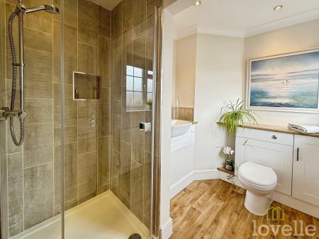 4 bedroom Detached house for sale in The Croft, Beckingham, DN10