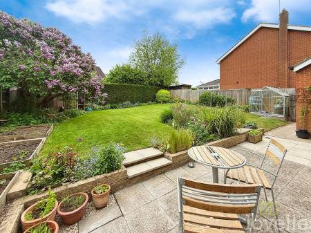 4 bedroom Detached house for sale in The Croft, Beckingham, DN10