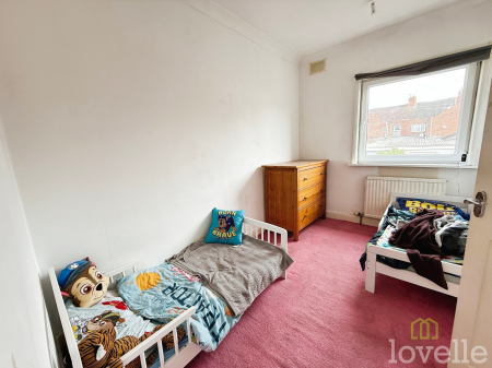 3 bedroom Semi-detached house for sale in Wall Street, Gainsborough, DN21