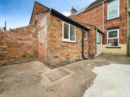 3 bedroom Terraced House to let in Tower Street, Gainsborough, DN21