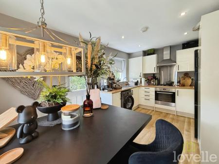 2 bedroom Semi-detached house for sale in Deerlands Way, Beckingham, DN10