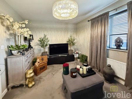 2 bedroom Semi-detached house for sale in Deerlands Way, Beckingham, DN10