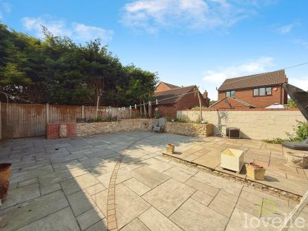 4 bedroom Detached house for sale in Ashdown Way, Misterton, DN10