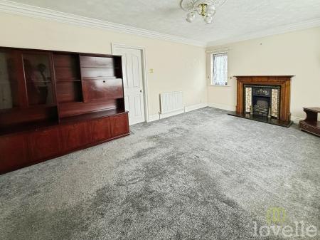 3 bedroom Detached house for sale in Rustic Lane, Blyton, DN21