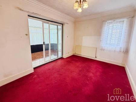 3 bedroom Detached house for sale in Rustic Lane, Blyton, DN21