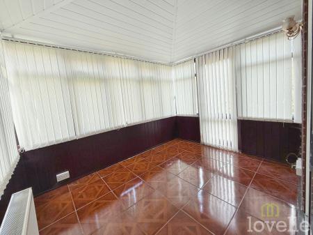 3 bedroom Detached house for sale in Rustic Lane, Blyton, DN21