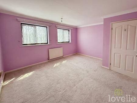 3 bedroom Detached house for sale in Rustic Lane, Blyton, DN21