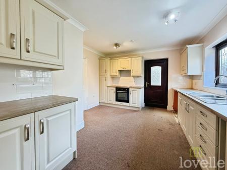 3 bedroom Detached house for sale in Rustic Lane, Blyton, DN21