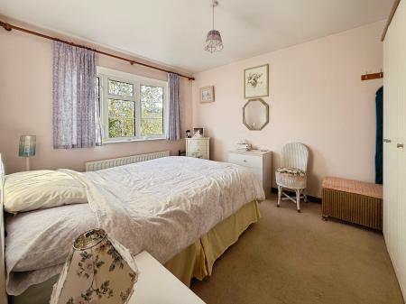 2 bedroom Detached bungalow for sale in Lodge Lane, Upton, DN21