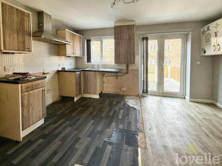 4 bedroom Semi-detached house for sale in All Saints Mews, Gainsborough, DN21