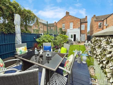 3 bedroom Semi-detached house for sale in Nelson Street, Gainsborough, DN21