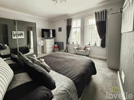 3 bedroom Semi-detached house for sale in Nelson Street, Gainsborough, DN21