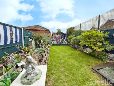 3 bedroom Semi-detached house for sale in Nelson Street, Gainsborough, DN21