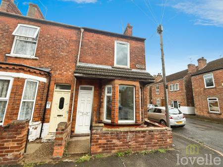 3 bedroom End of terrace house for sale in Curzon Street, Gainsborough, DN21