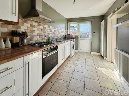 2 bedroom Terraced House for sale in Capper Avenue, Hemswell Cliff, DN21