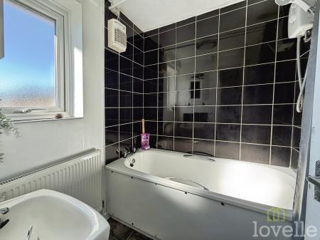 2 bedroom Terraced House for sale in Capper Avenue, Hemswell Cliff, DN21