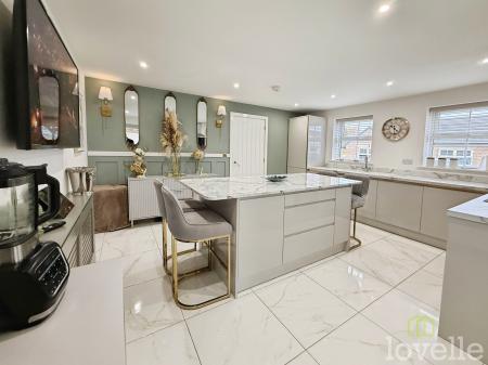 3 bedroom Detached house for sale in Parkside Way, Gainsborough, DN21