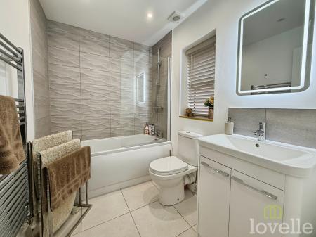 3 bedroom Detached house for sale in Parkside Way, Gainsborough, DN21