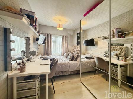 2 bedroom End of terrace house for sale in High Street, Blyton, DN21