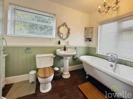 2 bedroom End of terrace house for sale in High Street, Blyton, DN21