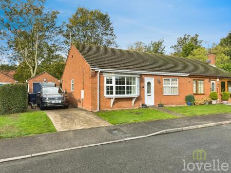 2 bedroom Semi-detached bungalow for sale in Bramley Court, Gainsborough, DN21