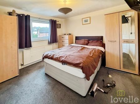 2 bedroom Semi-detached house for sale in Copper Beech Close, Gainsborough, DN21