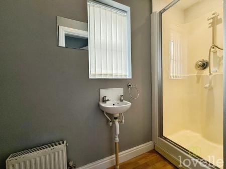 3 bedroom Semi-detached house for sale in The Holt, Gainsborough, DN21