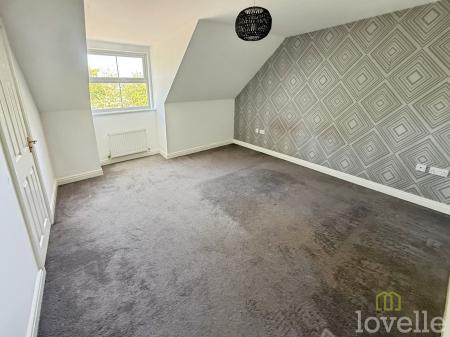 4 bedroom Semi-detached house for sale in Heron Drive, Gainsborough, DN21