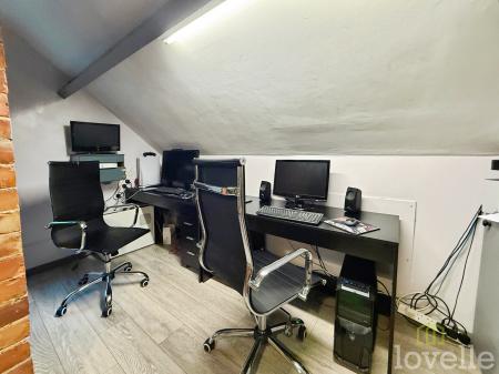 4 bedroom Detached bungalow for sale in Stockwith Road, Misterton, DN10