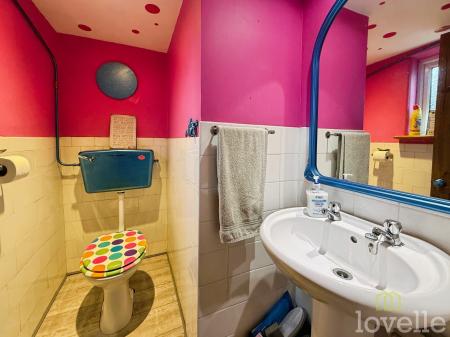 4 bedroom Detached bungalow for sale in Stockwith Road, Misterton, DN10