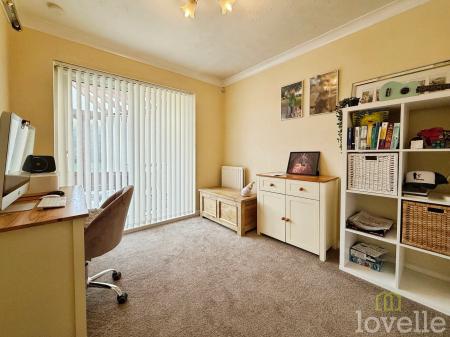 4 bedroom Detached house for sale in Morton Road, Laughton, DN21