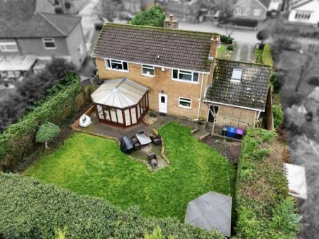 4 bedroom Detached house for sale in Morton Road, Laughton, DN21