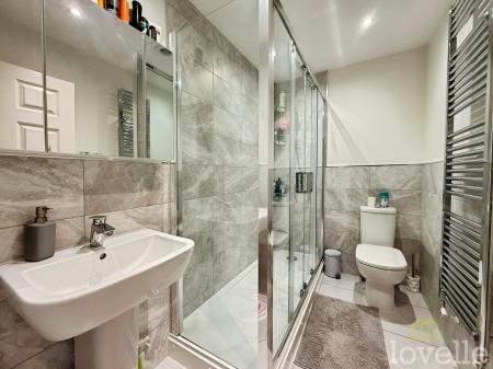 3 bedroom Semi-detached house for sale in Swale Drive, Gainsborough, DN21