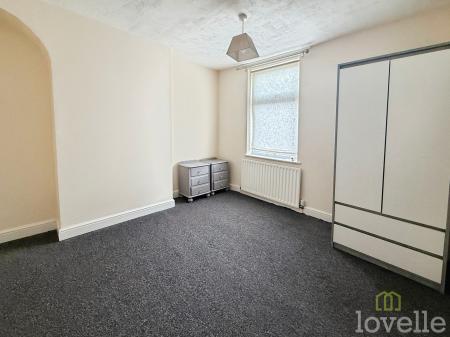 2 bedroom Terraced House to let in Waterworks Street, Gainsborough, DN21