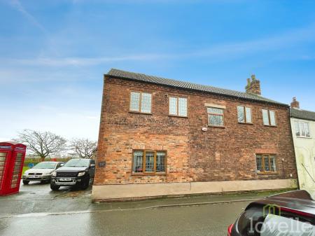 4 bedroom Semi-detached house for sale in Main Street, West Stockwith, DN10