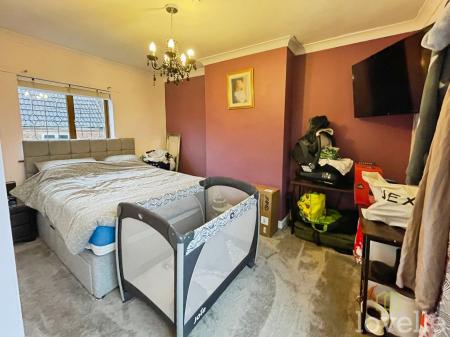 4 bedroom Semi-detached house for sale in Main Street, West Stockwith, DN10